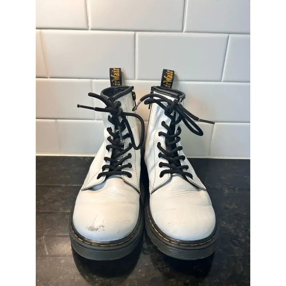 Dr. Martens Air Wair Kids Leather Delaney Ankle‎ Boots White Black Size 5